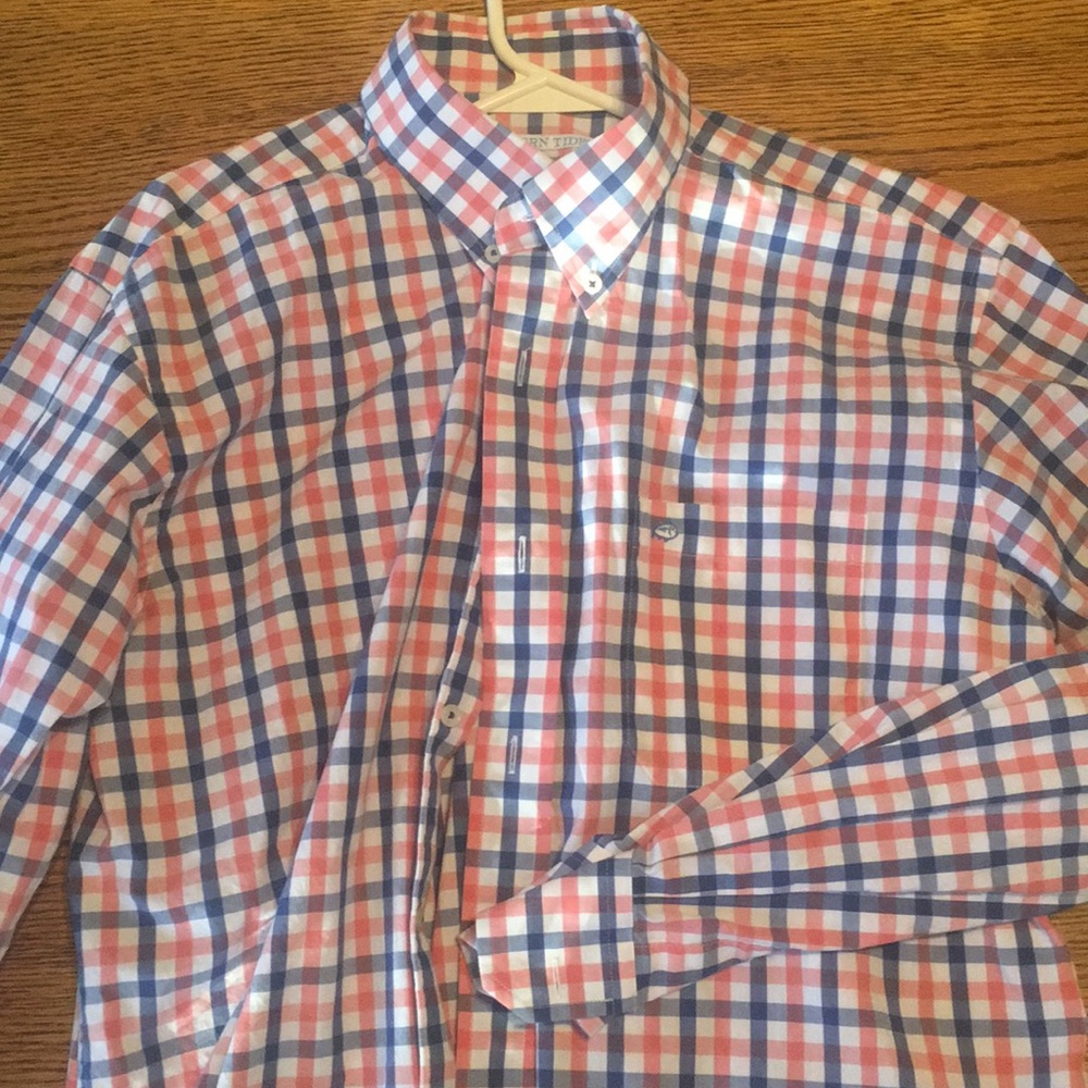 Size Large Southern Tide Button Down